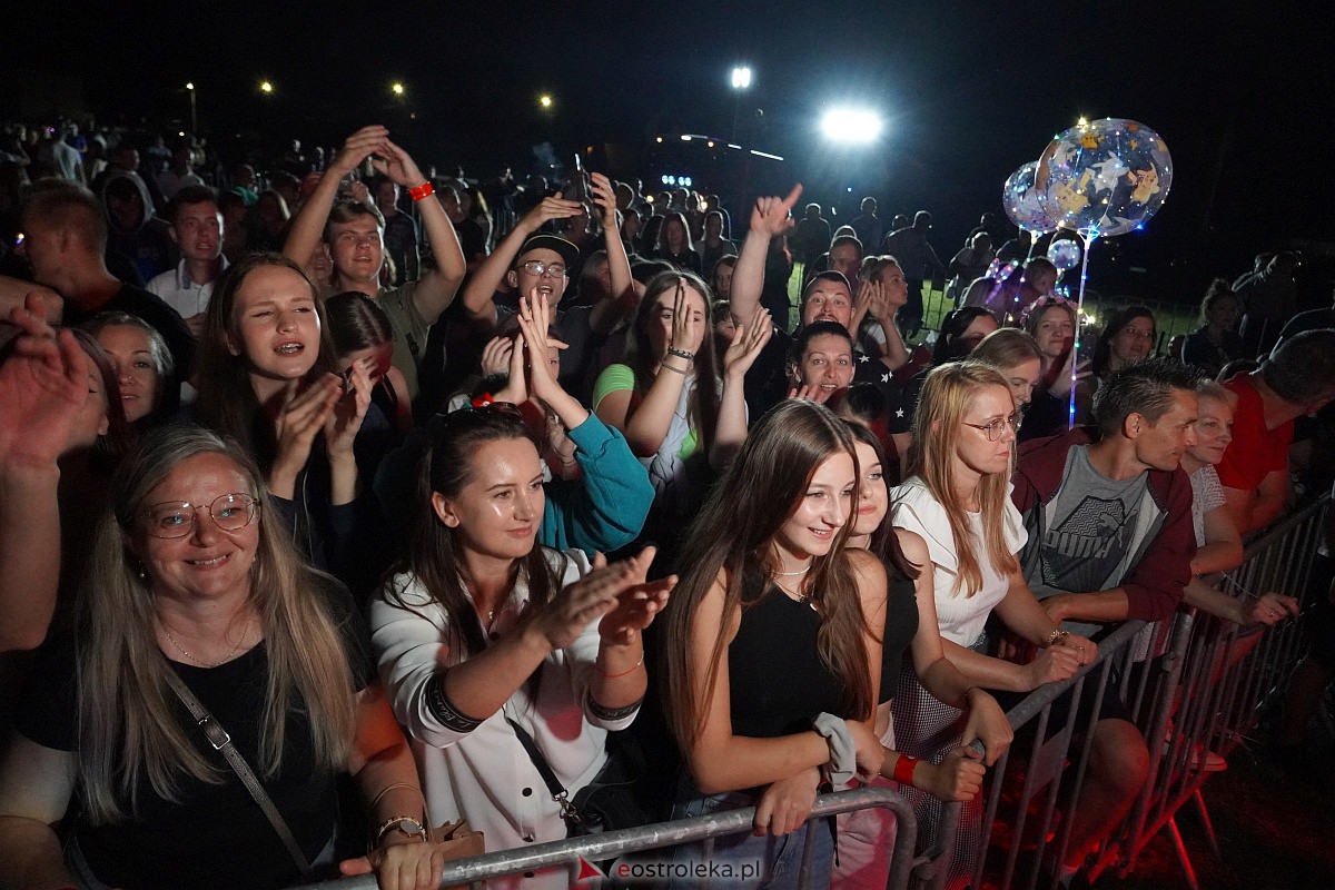 Spontan i Łobuzy na dożynkach w Olszewie-Borkach [26.08.2023] - zdjęcie #150 - eOstroleka.pl