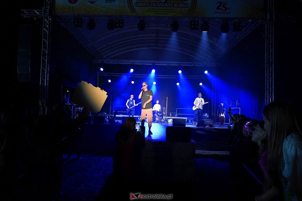 Spontan i Łobuzy na dożynkach w Olszewie-Borkach [26.08.2023] - zdjęcie #140 - eOstroleka.pl