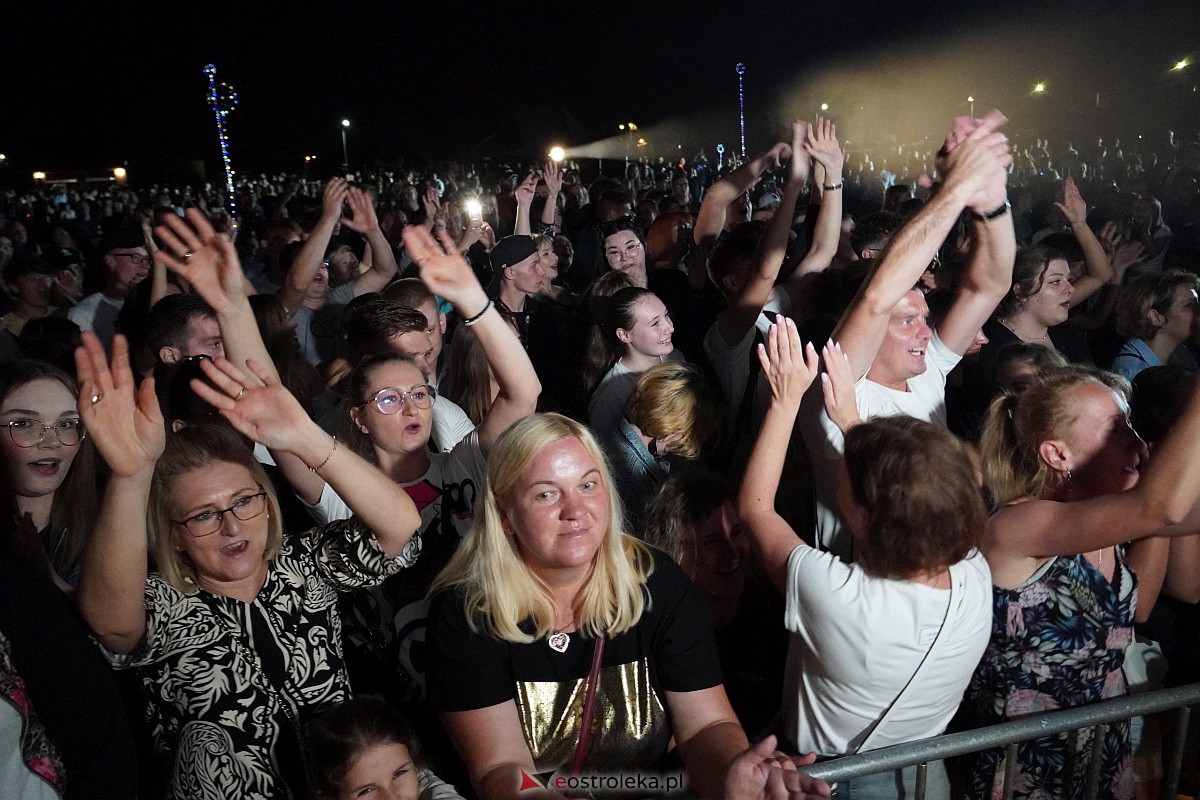 Spontan i Łobuzy na dożynkach w Olszewie-Borkach [26.08.2023] - zdjęcie #131 - eOstroleka.pl