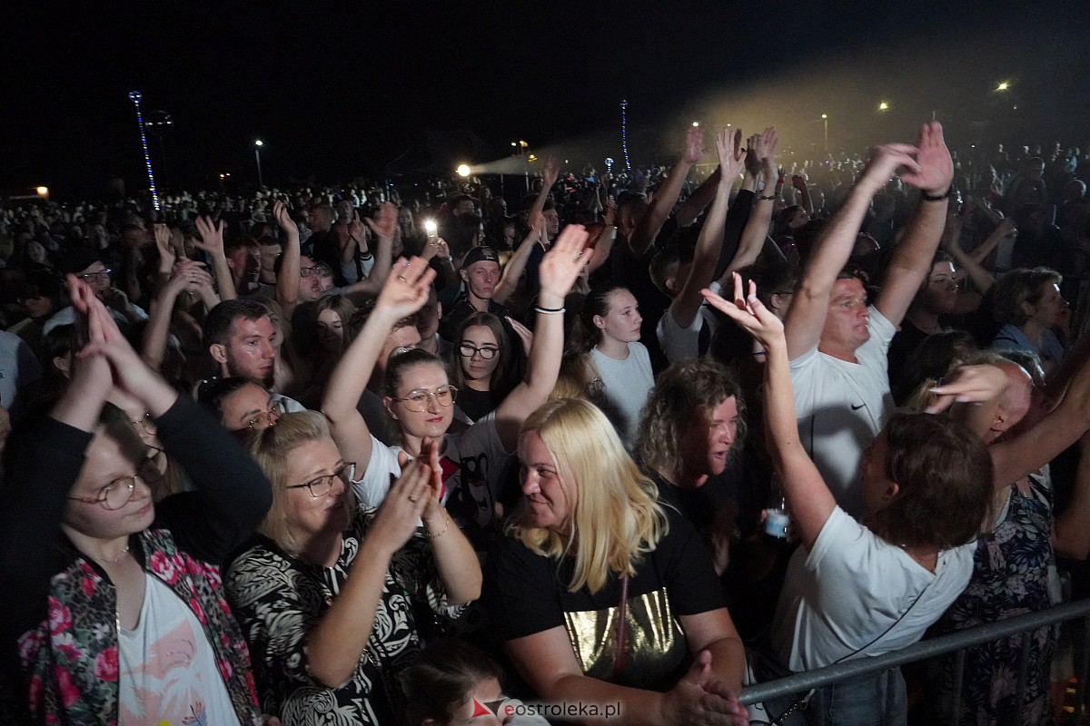 Spontan i Łobuzy na dożynkach w Olszewie-Borkach [26.08.2023] - zdjęcie #129 - eOstroleka.pl