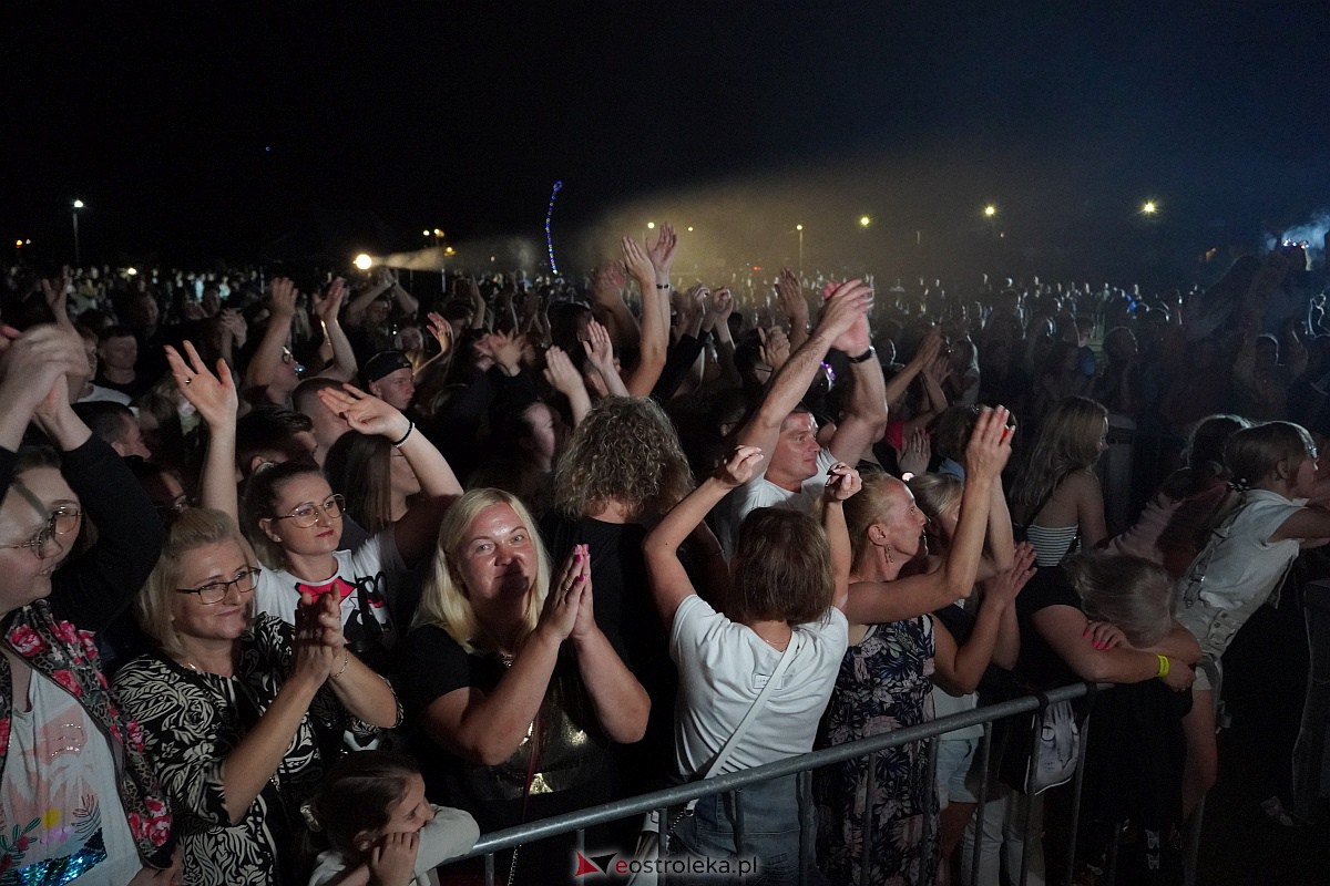 Spontan i Łobuzy na dożynkach w Olszewie-Borkach [26.08.2023] - zdjęcie #126 - eOstroleka.pl