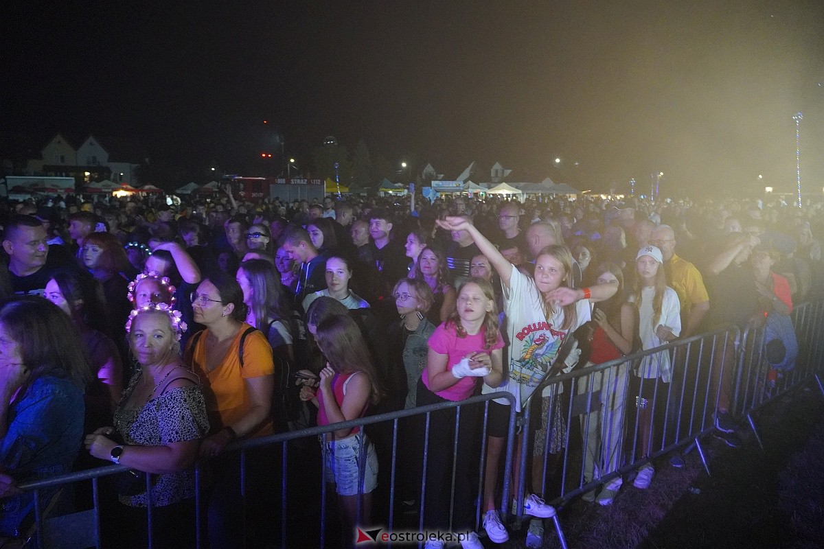 Spontan i Łobuzy na dożynkach w Olszewie-Borkach [26.08.2023] - zdjęcie #109 - eOstroleka.pl