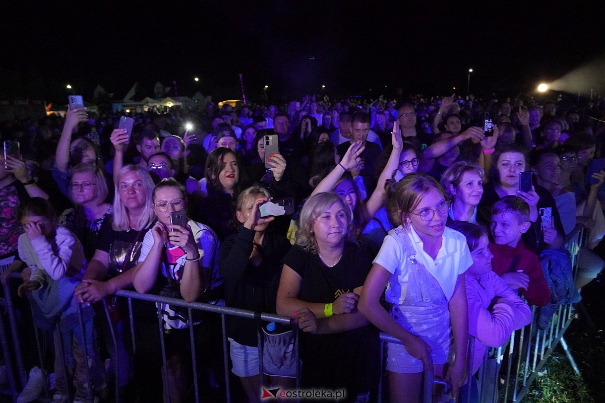 Spontan i Łobuzy na dożynkach w Olszewie-Borkach [26.08.2023] - zdjęcie #78 - eOstroleka.pl