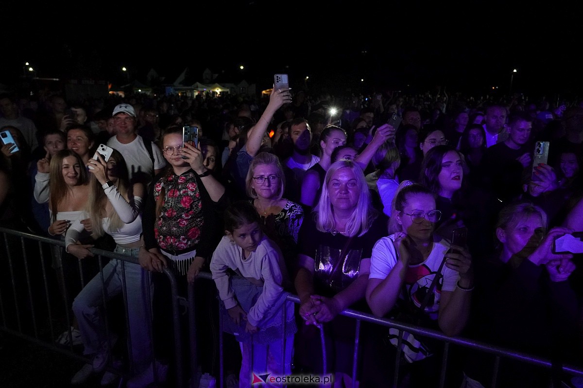 Spontan i Łobuzy na dożynkach w Olszewie-Borkach [26.08.2023] - zdjęcie #75 - eOstroleka.pl