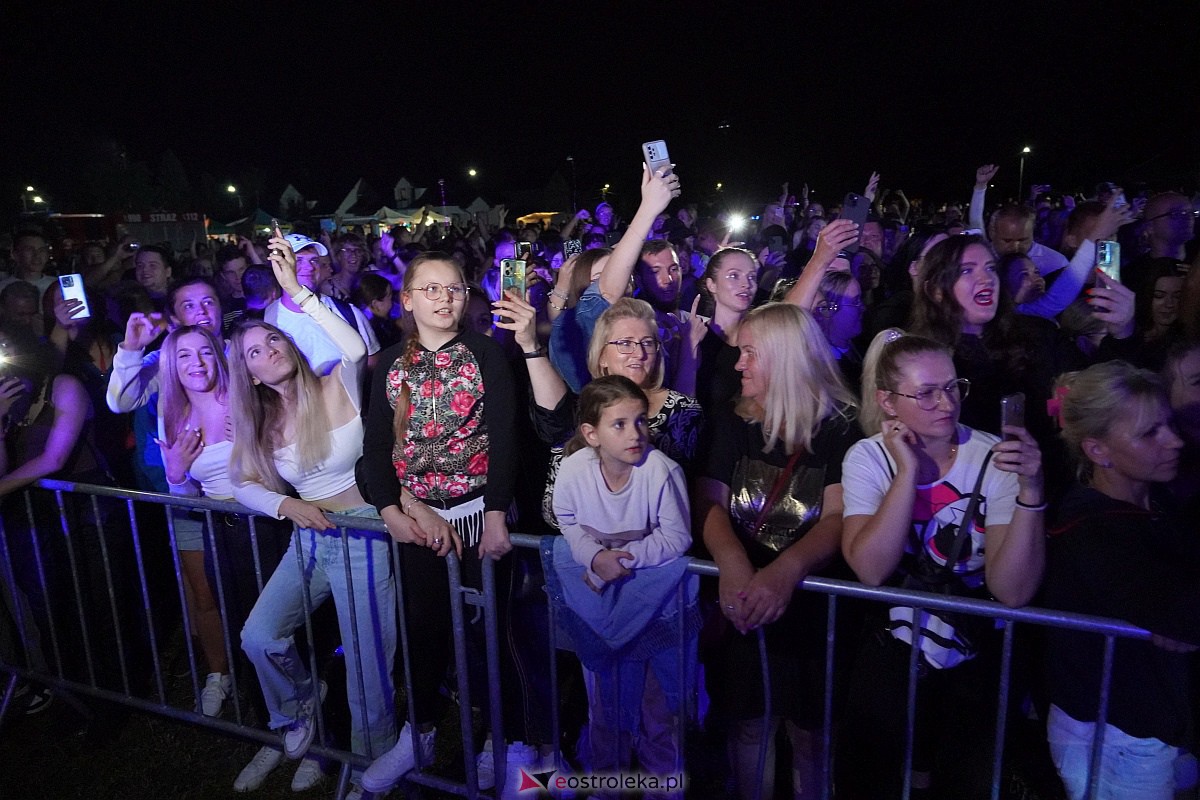 Spontan i Łobuzy na dożynkach w Olszewie-Borkach [26.08.2023] - zdjęcie #70 - eOstroleka.pl