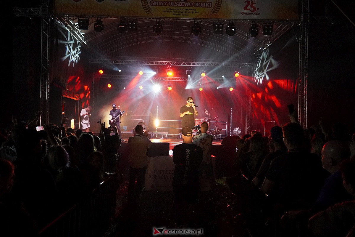 Spontan i Łobuzy na dożynkach w Olszewie-Borkach [26.08.2023] - zdjęcie #11 - eOstroleka.pl