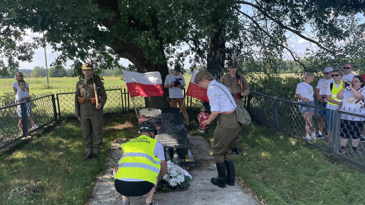 Rajd Rowerowy „Rowerem przez historię” [26.08.2023] - zdjęcie #48 - eOstroleka.pl