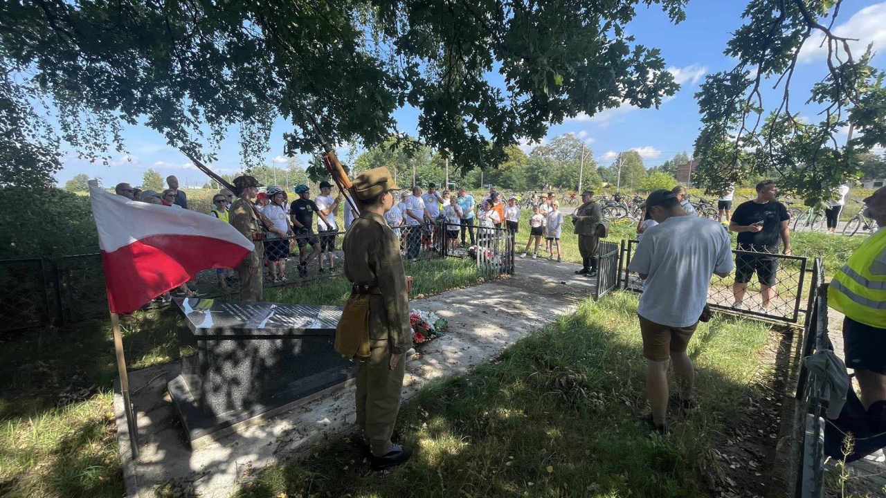Rajd Rowerowy „Rowerem przez historię” [26.08.2023] - zdjęcie #45 - eOstroleka.pl