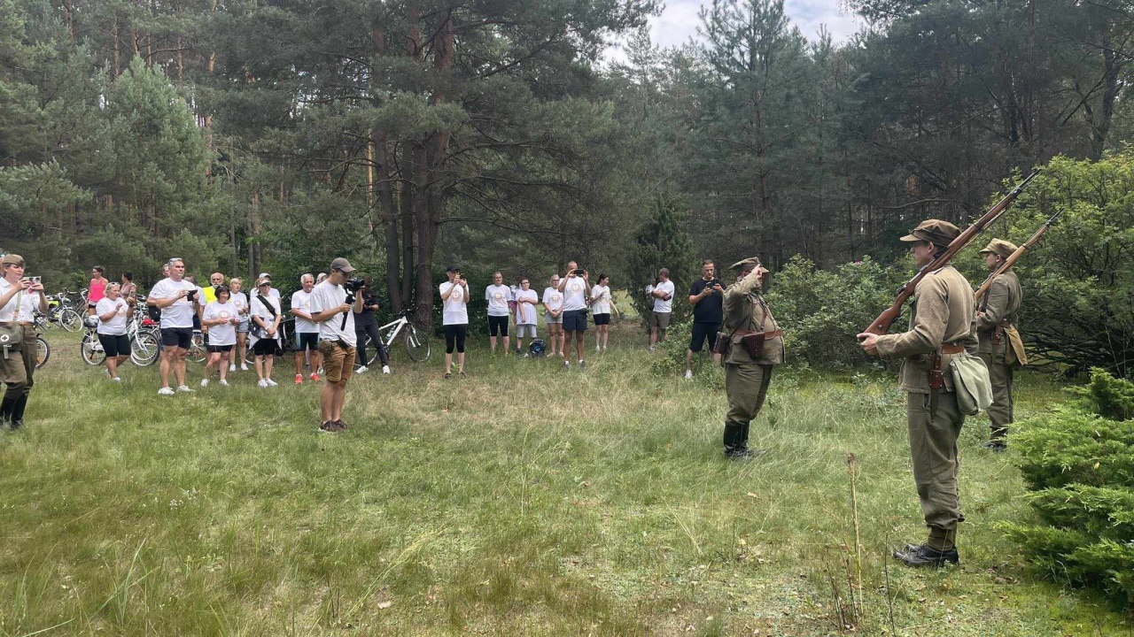 Rajd Rowerowy „Rowerem przez historię” [26.08.2023] - zdjęcie #43 - eOstroleka.pl