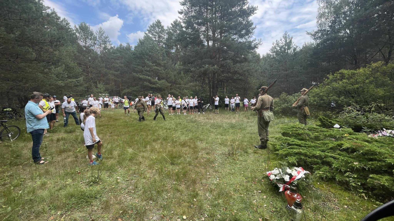 Rajd Rowerowy „Rowerem przez historię” [26.08.2023] - zdjęcie #31 - eOstroleka.pl