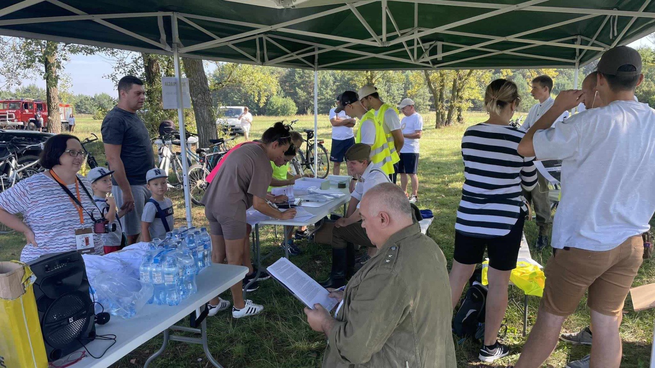 Rajd Rowerowy „Rowerem przez historię” [26.08.2023] - zdjęcie #25 - eOstroleka.pl