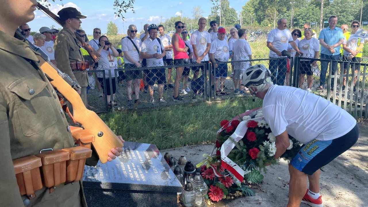 Rajd Rowerowy „Rowerem przez historię” [26.08.2023] - zdjęcie #17 - eOstroleka.pl