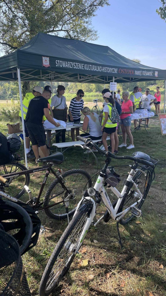Rajd Rowerowy „Rowerem przez historię” [26.08.2023] - zdjęcie #6 - eOstroleka.pl