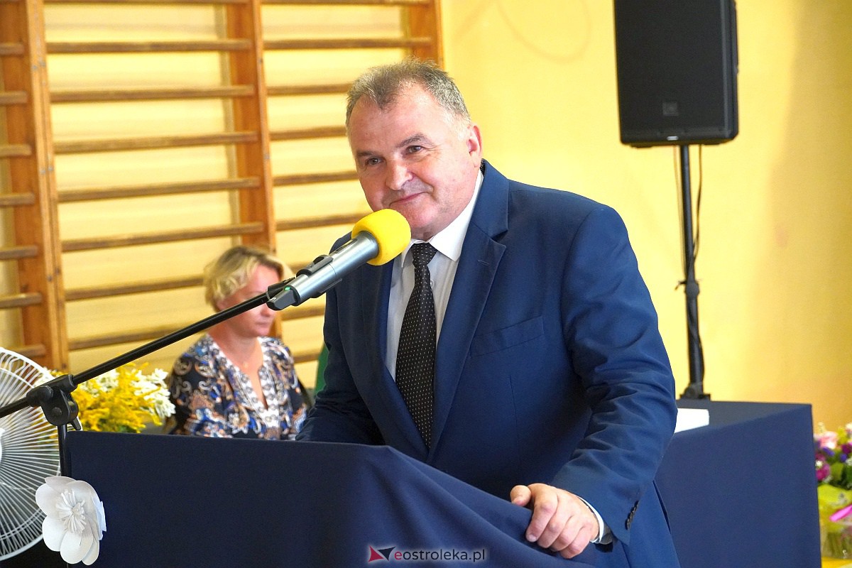 Uroczystość wręczania aktów nadania stopnia awansu nauczycielom mianowanym w Ostrołęce [28.08.2023] - zdjęcie #115 - eOstroleka.pl