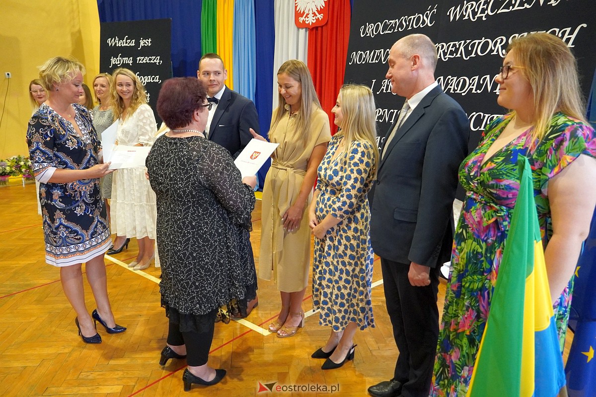 Uroczystość wręczania aktów nadania stopnia awansu nauczycielom mianowanym w Ostrołęce [28.08.2023] - zdjęcie #90 - eOstroleka.pl