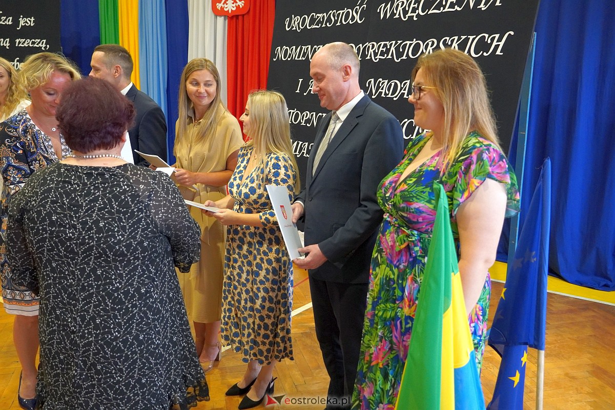 Uroczystość wręczania aktów nadania stopnia awansu nauczycielom mianowanym w Ostrołęce [28.08.2023] - zdjęcie #87 - eOstroleka.pl