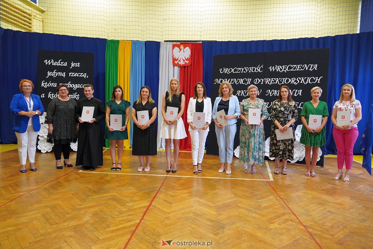 Uroczystość wręczania aktów nadania stopnia awansu nauczycielom mianowanym w Ostrołęce [28.08.2023] - zdjęcie #39 - eOstroleka.pl