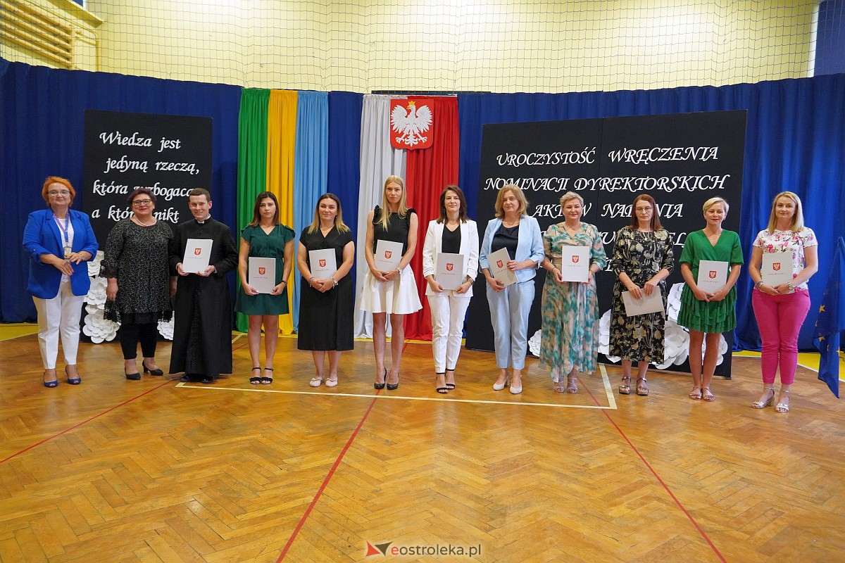 Uroczystość wręczania aktów nadania stopnia awansu nauczycielom mianowanym w Ostrołęce [28.08.2023] - zdjęcie #38 - eOstroleka.pl