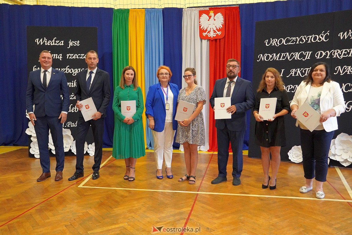 Uroczystość wręczania aktów nadania stopnia awansu nauczycielom mianowanym w Ostrołęce [28.08.2023] - zdjęcie #25 - eOstroleka.pl