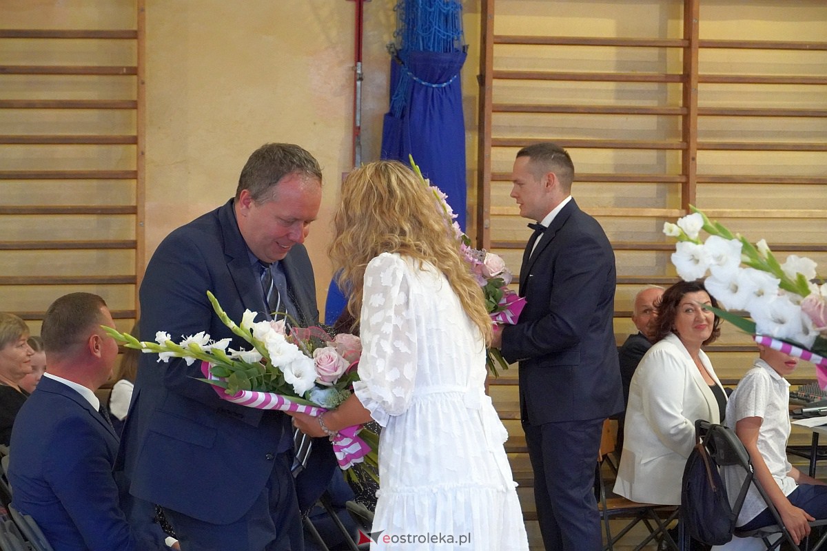 Uroczystość wręczania aktów nadania stopnia awansu nauczycielom mianowanym w Ostrołęce [28.08.2023] - zdjęcie #21 - eOstroleka.pl
