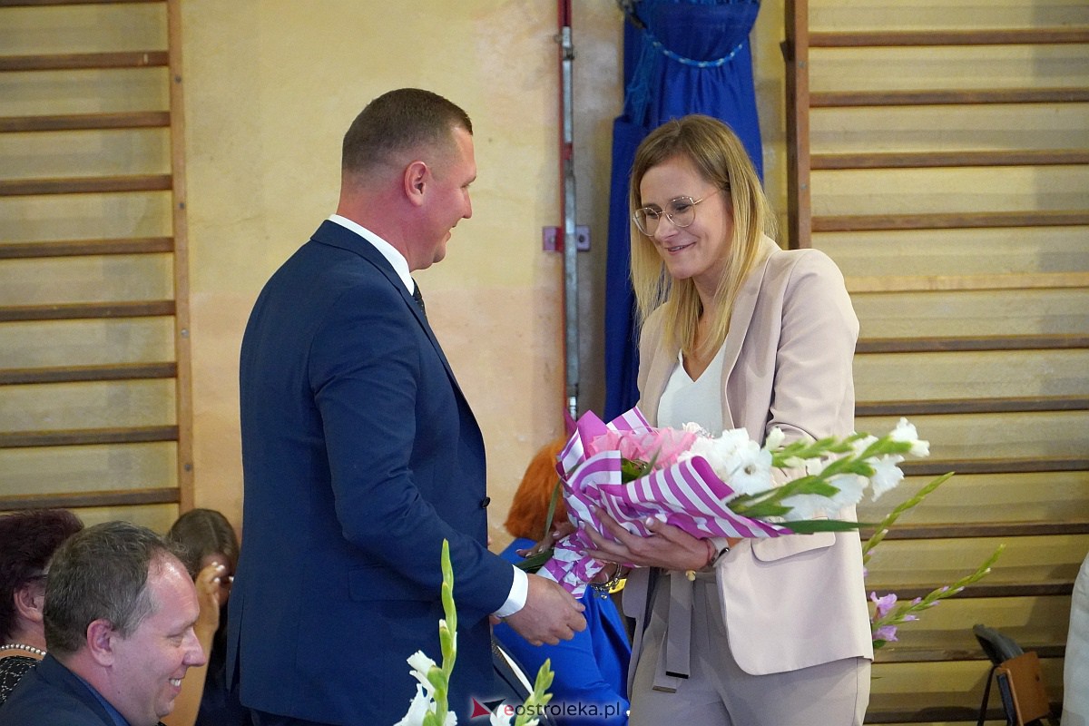 Uroczystość wręczania aktów nadania stopnia awansu nauczycielom mianowanym w Ostrołęce [28.08.2023] - zdjęcie #19 - eOstroleka.pl