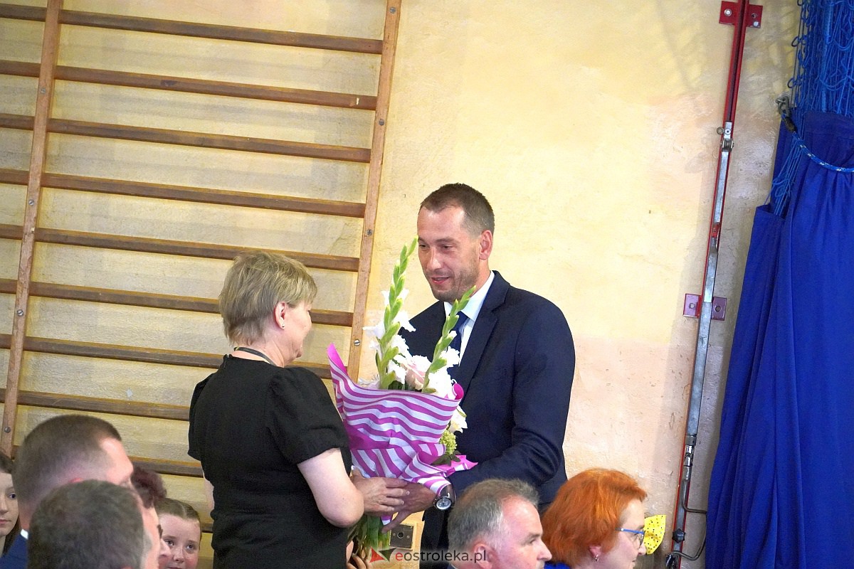 Uroczystość wręczania aktów nadania stopnia awansu nauczycielom mianowanym w Ostrołęce [28.08.2023] - zdjęcie #18 - eOstroleka.pl