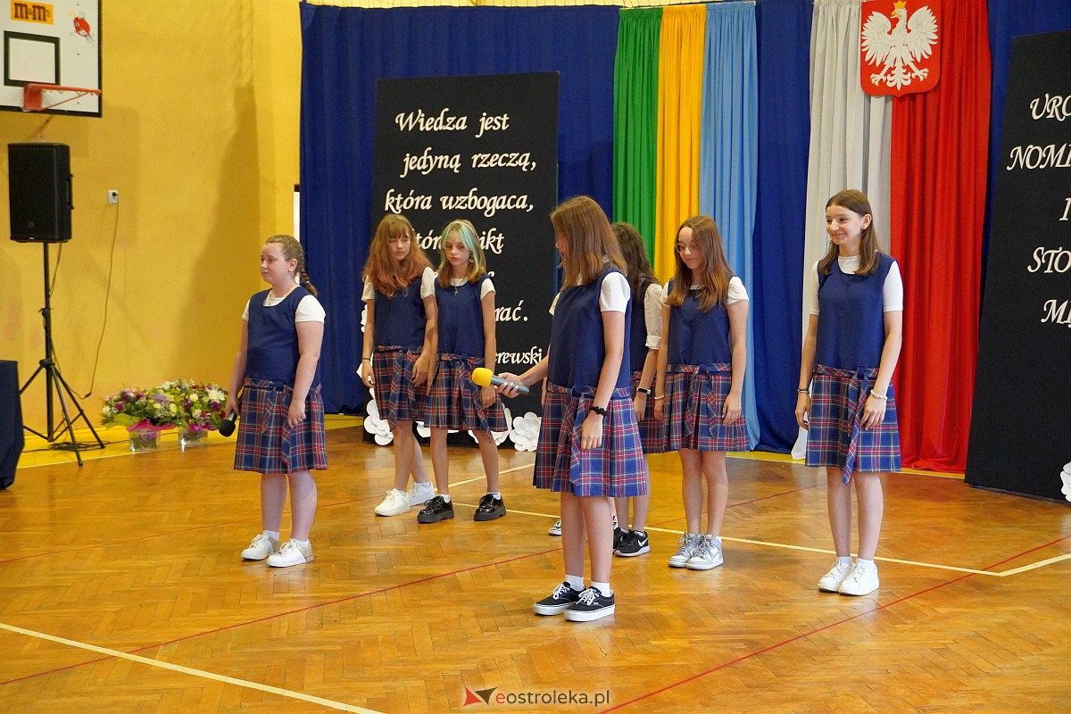 Uroczystość wręczania aktów nadania stopnia awansu nauczycielom mianowanym w Ostrołęce [28.08.2023] - zdjęcie #16 - eOstroleka.pl