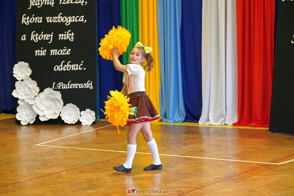 Uroczystość wręczania aktów nadania stopnia awansu nauczycielom mianowanym w Ostrołęce [28.08.2023] - zdjęcie #12 - eOstroleka.pl