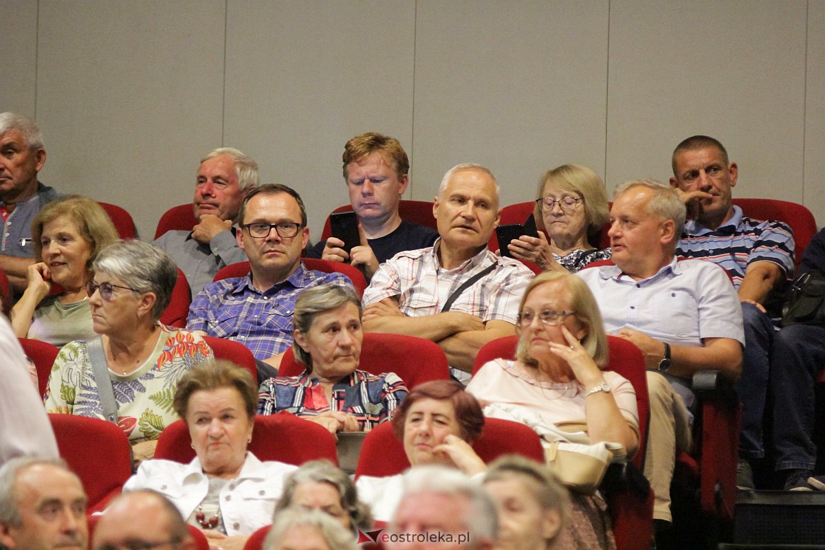 Minister Edukacji i Nauki Przemysław Czarnek w Ostrołęce [28.08.2023] - zdjęcie #45 - eOstroleka.pl