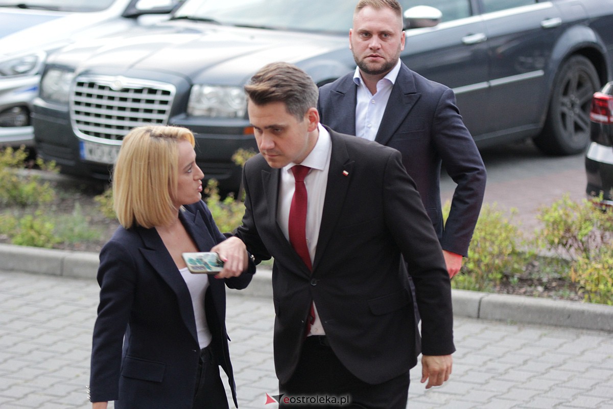 Minister Edukacji i Nauki Przemysław Czarnek w Ostrołęce [28.08.2023] - zdjęcie #40 - eOstroleka.pl