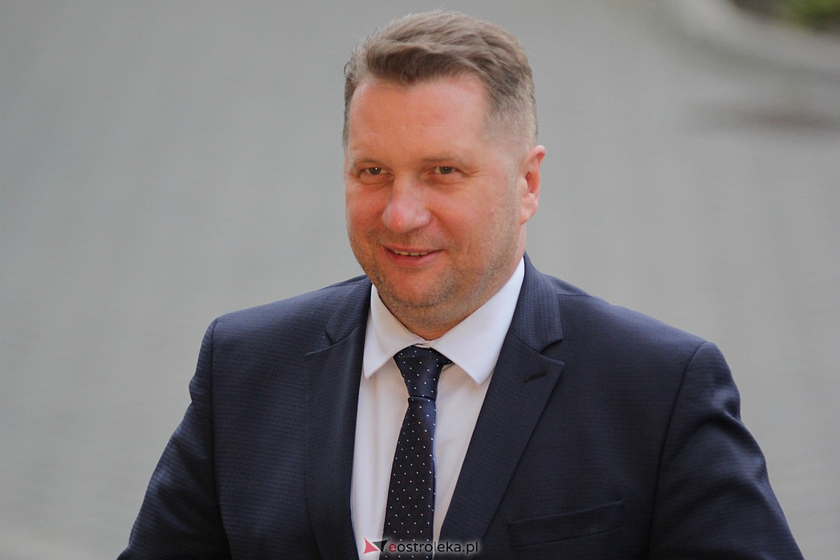 Minister Edukacji i Nauki Przemysław Czarnek w Ostrołęce [28.08.2023] - zdjęcie #36 - eOstroleka.pl
