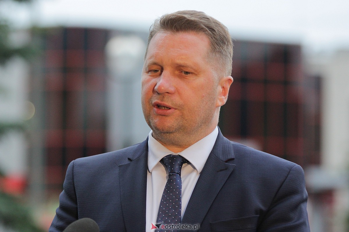 Minister Edukacji i Nauki Przemysław Czarnek w Ostrołęce [28.08.2023] - zdjęcie #32 - eOstroleka.pl