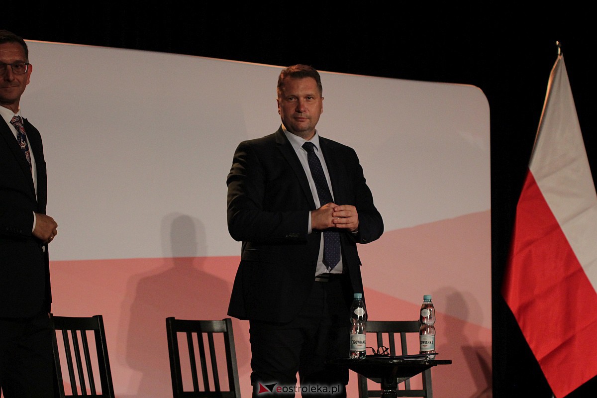 Minister Edukacji i Nauki Przemysław Czarnek w Ostrołęce [28.08.2023] - zdjęcie #14 - eOstroleka.pl