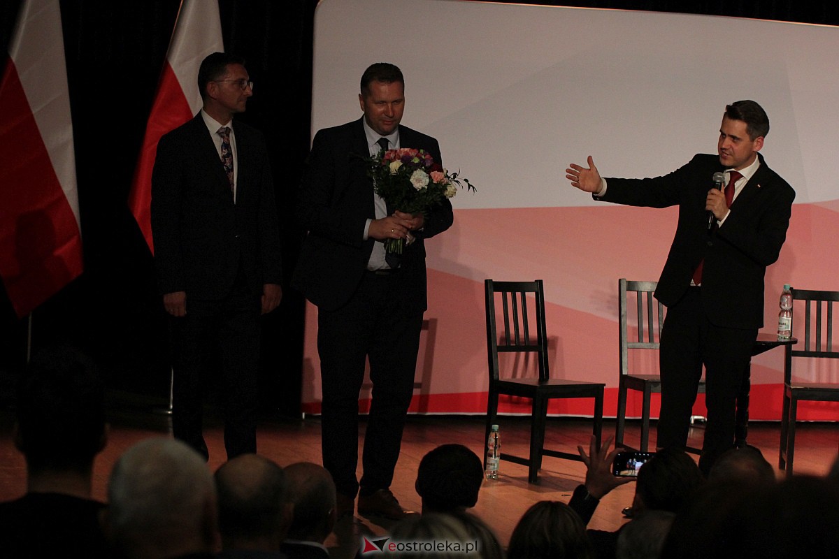 Minister Edukacji i Nauki Przemysław Czarnek w Ostrołęce [28.08.2023] - zdjęcie #1 - eOstroleka.pl