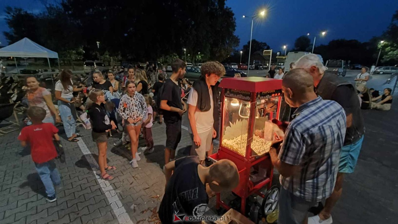 Kino letnie w Ostrołęce. Seans na osiedlu Stacja [29.08.2023] - zdjęcie #82 - eOstroleka.pl