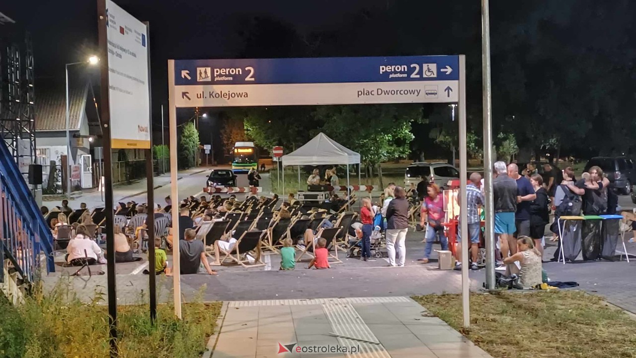Kino letnie w Ostrołęce. Seans na osiedlu Stacja [29.08.2023] - zdjęcie #81 - eOstroleka.pl
