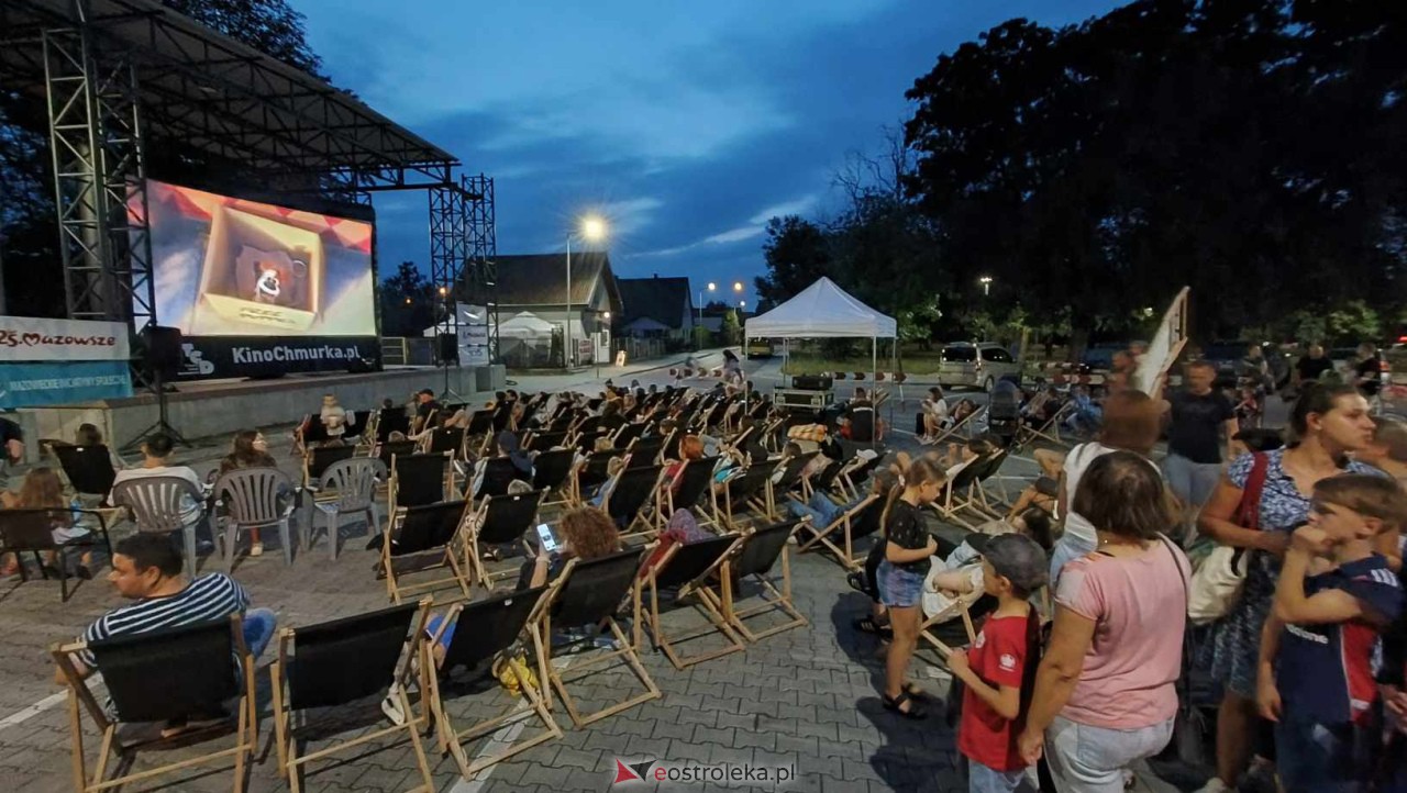 Kino letnie w Ostrołęce. Seans na osiedlu Stacja [29.08.2023] - zdjęcie #80 - eOstroleka.pl