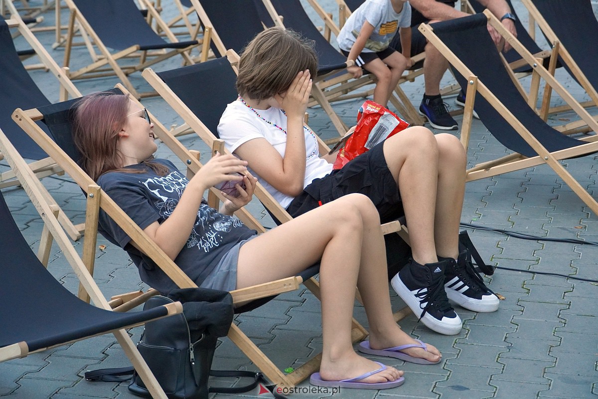 Kino letnie w Ostrołęce. Seans na osiedlu Stacja [29.08.2023] - zdjęcie #75 - eOstroleka.pl