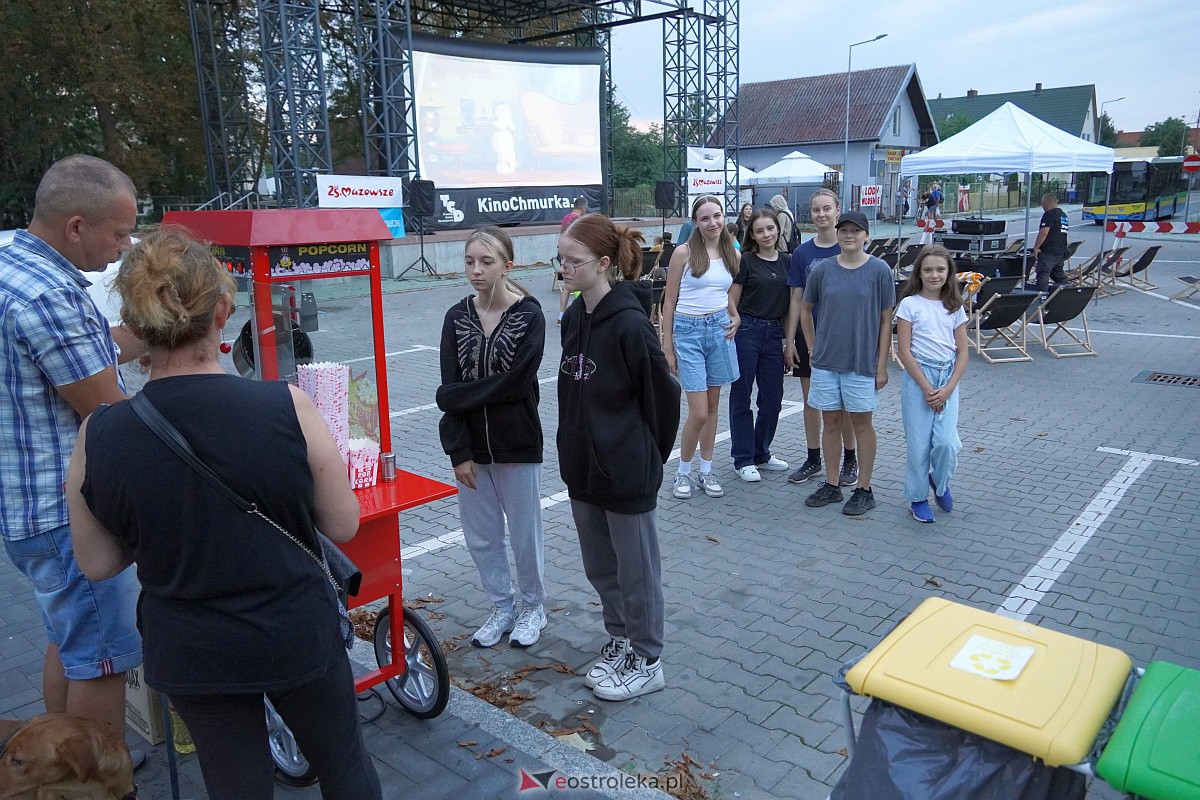 Kino letnie w Ostrołęce. Seans na osiedlu Stacja [29.08.2023] - zdjęcie #72 - eOstroleka.pl