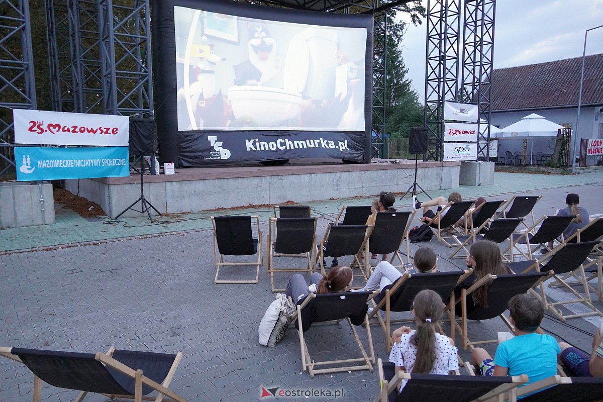 Kino letnie w Ostrołęce. Seans na osiedlu Stacja [29.08.2023] - zdjęcie #70 - eOstroleka.pl
