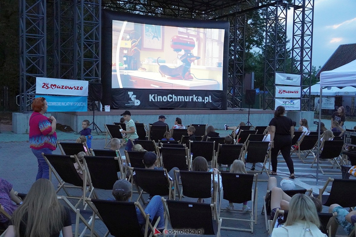 Kino letnie w Ostrołęce. Seans na osiedlu Stacja [29.08.2023] - zdjęcie #67 - eOstroleka.pl
