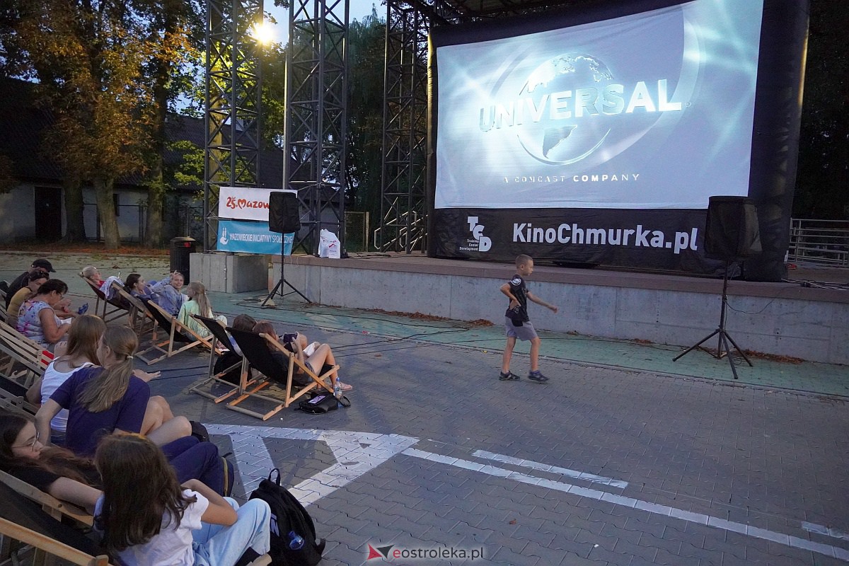 Kino letnie w Ostrołęce. Seans na osiedlu Stacja [29.08.2023] - zdjęcie #65 - eOstroleka.pl
