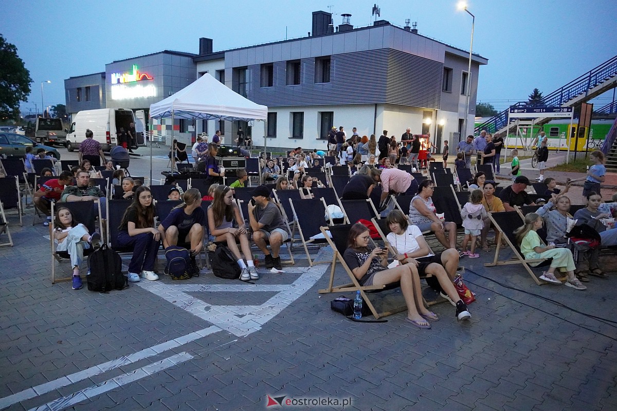 Kino letnie w Ostrołęce. Seans na osiedlu Stacja [29.08.2023] - zdjęcie #64 - eOstroleka.pl
