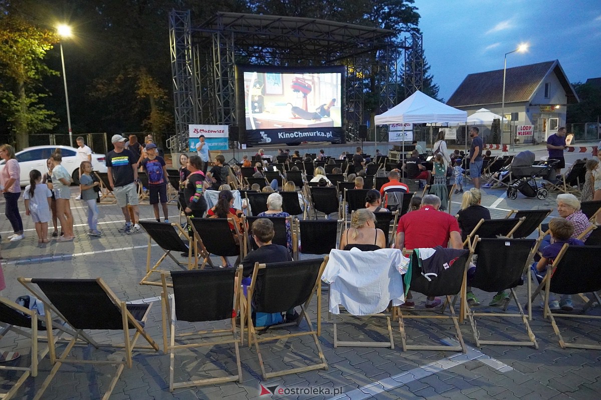 Kino letnie w Ostrołęce. Seans na osiedlu Stacja [29.08.2023] - zdjęcie #53 - eOstroleka.pl