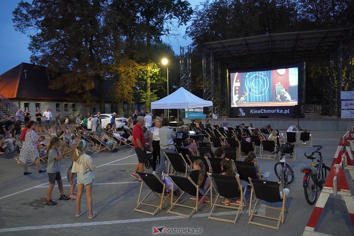 Kino letnie w Ostrołęce. Seans na osiedlu Stacja [29.08.2023] - zdjęcie #52 - eOstroleka.pl