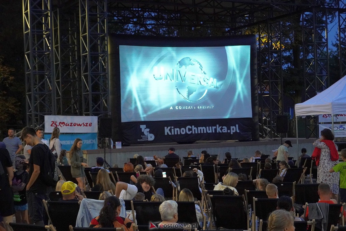 Kino letnie w Ostrołęce. Seans na osiedlu Stacja [29.08.2023] - zdjęcie #51 - eOstroleka.pl