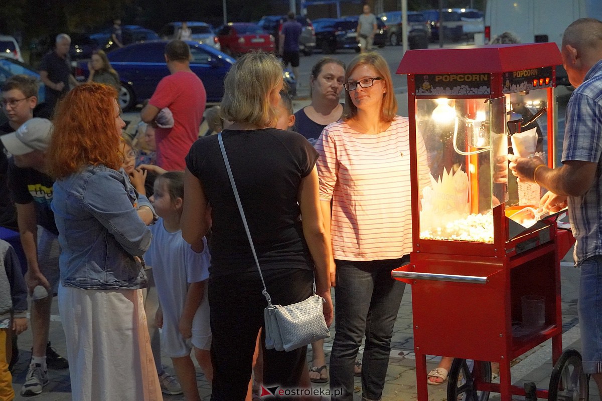 Kino letnie w Ostrołęce. Seans na osiedlu Stacja [29.08.2023] - zdjęcie #49 - eOstroleka.pl