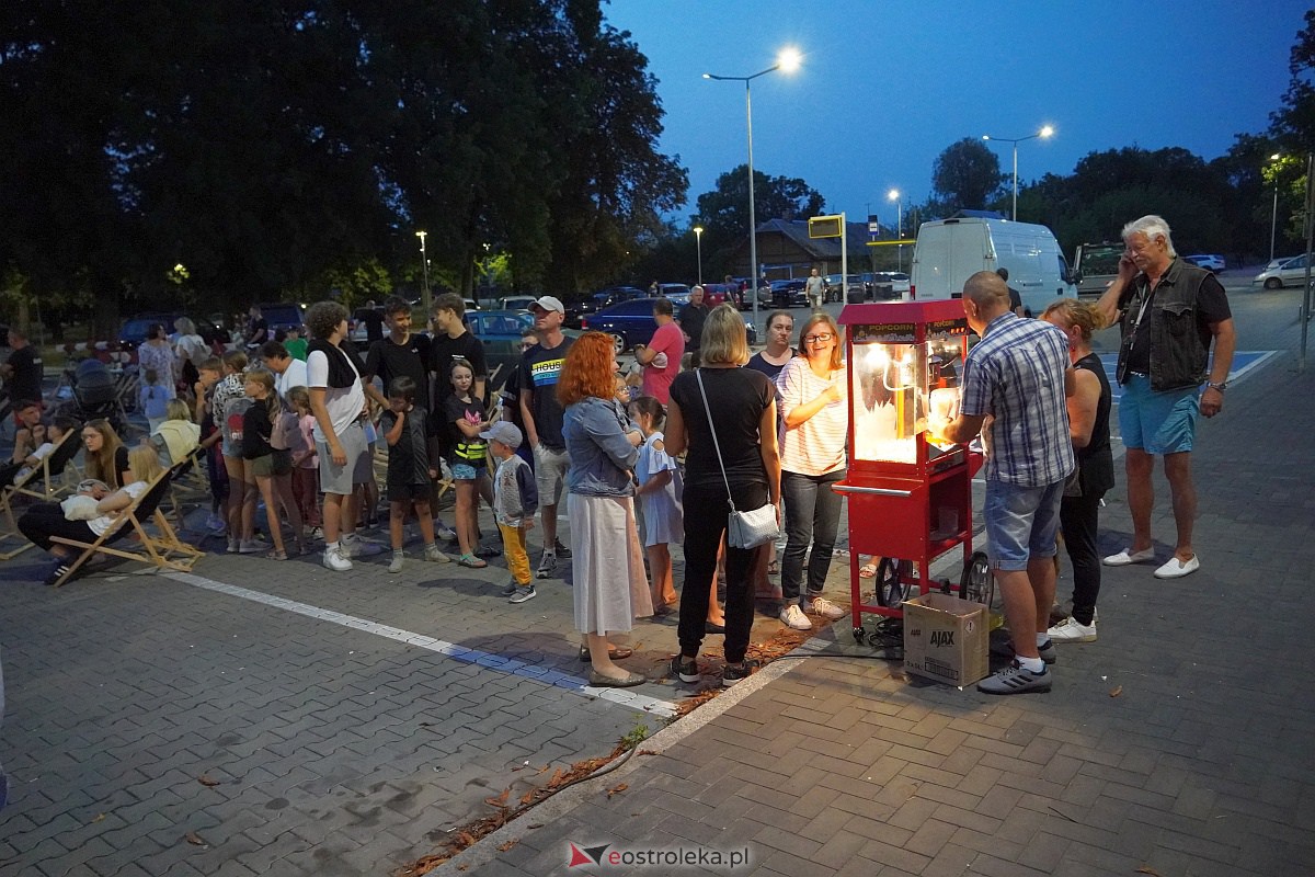 Kino letnie w Ostrołęce. Seans na osiedlu Stacja [29.08.2023] - zdjęcie #47 - eOstroleka.pl