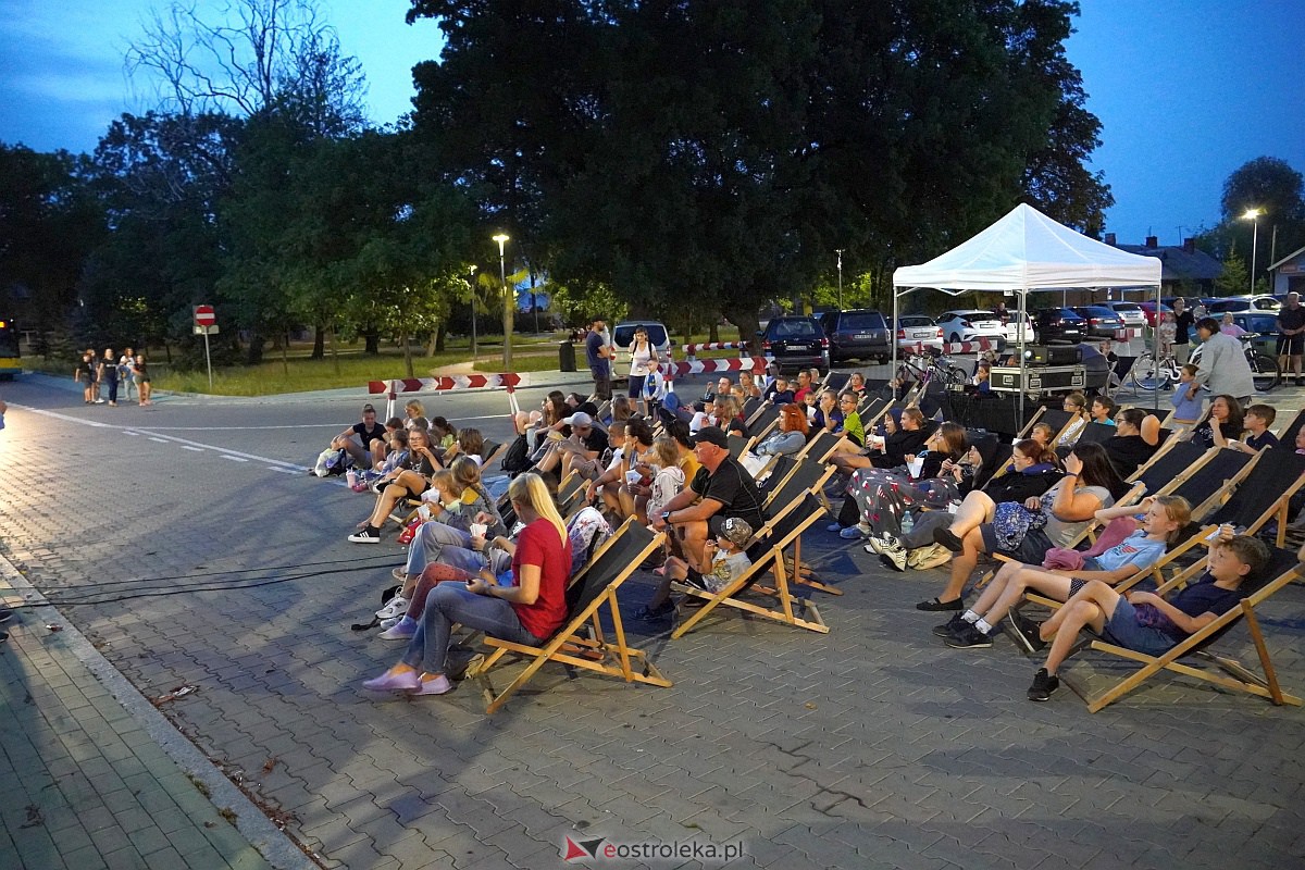Kino letnie w Ostrołęce. Seans na osiedlu Stacja [29.08.2023] - zdjęcie #31 - eOstroleka.pl
