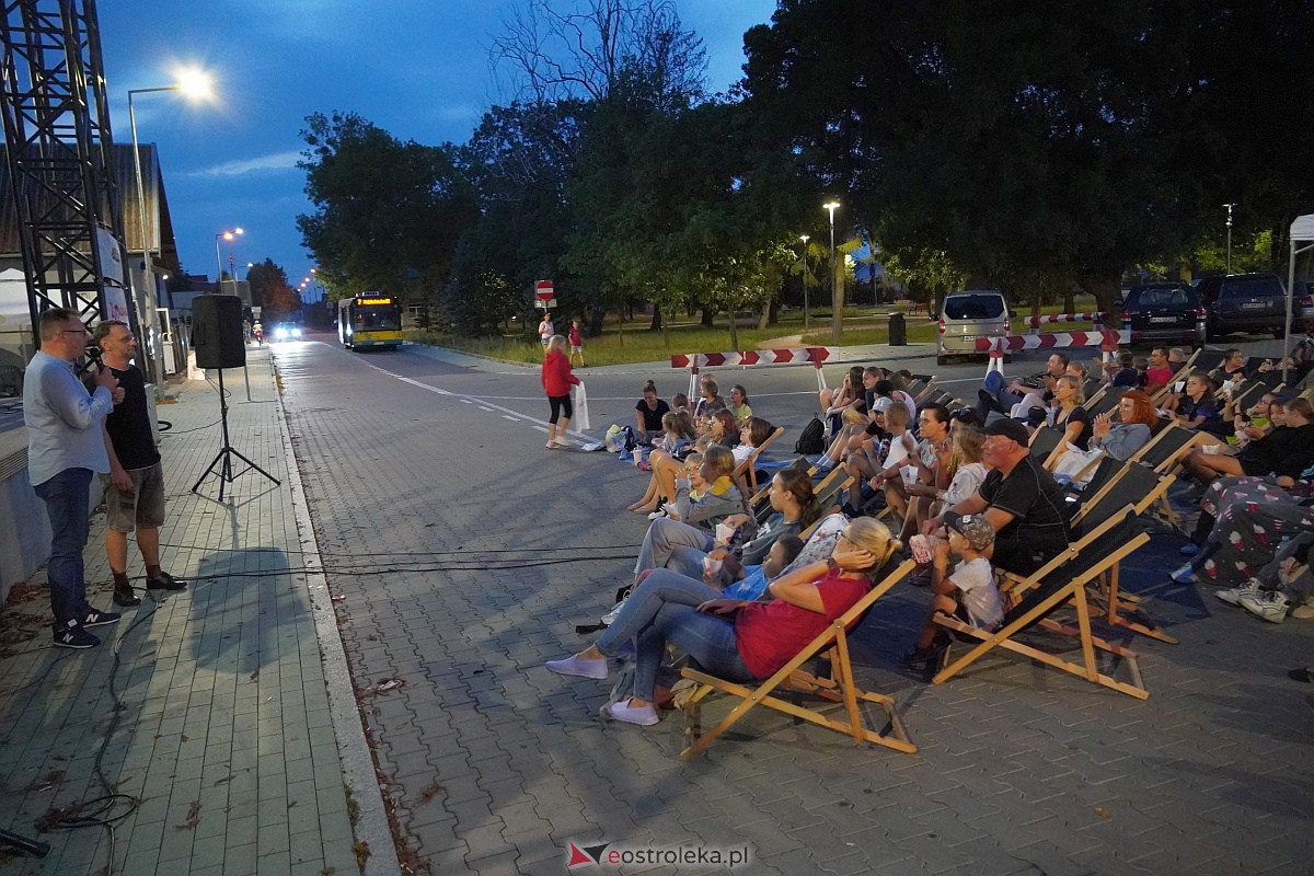 Kino letnie w Ostrołęce. Seans na osiedlu Stacja [29.08.2023] - zdjęcie #16 - eOstroleka.pl